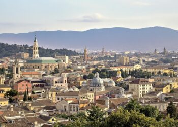 Historical linguistics of Romance languages and their Latin origins