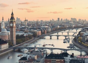 Etymology and linguistic evolution of London's name across Romance languages