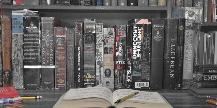 Literary techniques and characteristics of Postmodern Literature